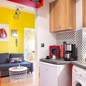 https://colorful-apartment.rethymnohotels.net